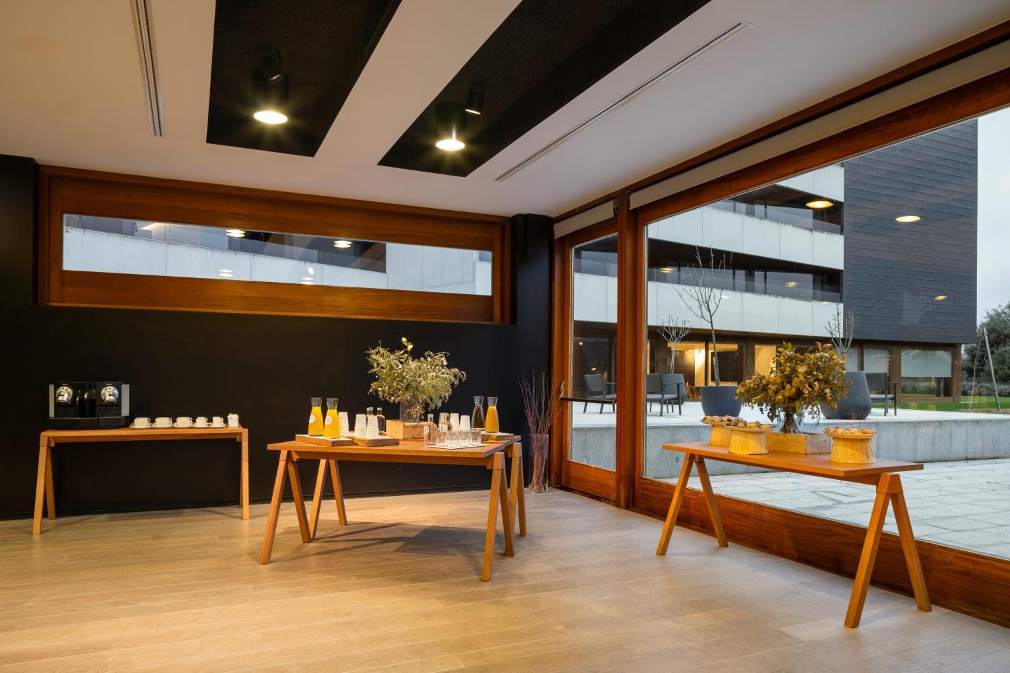 Eurostars Pamplona Hotel Exterior photo