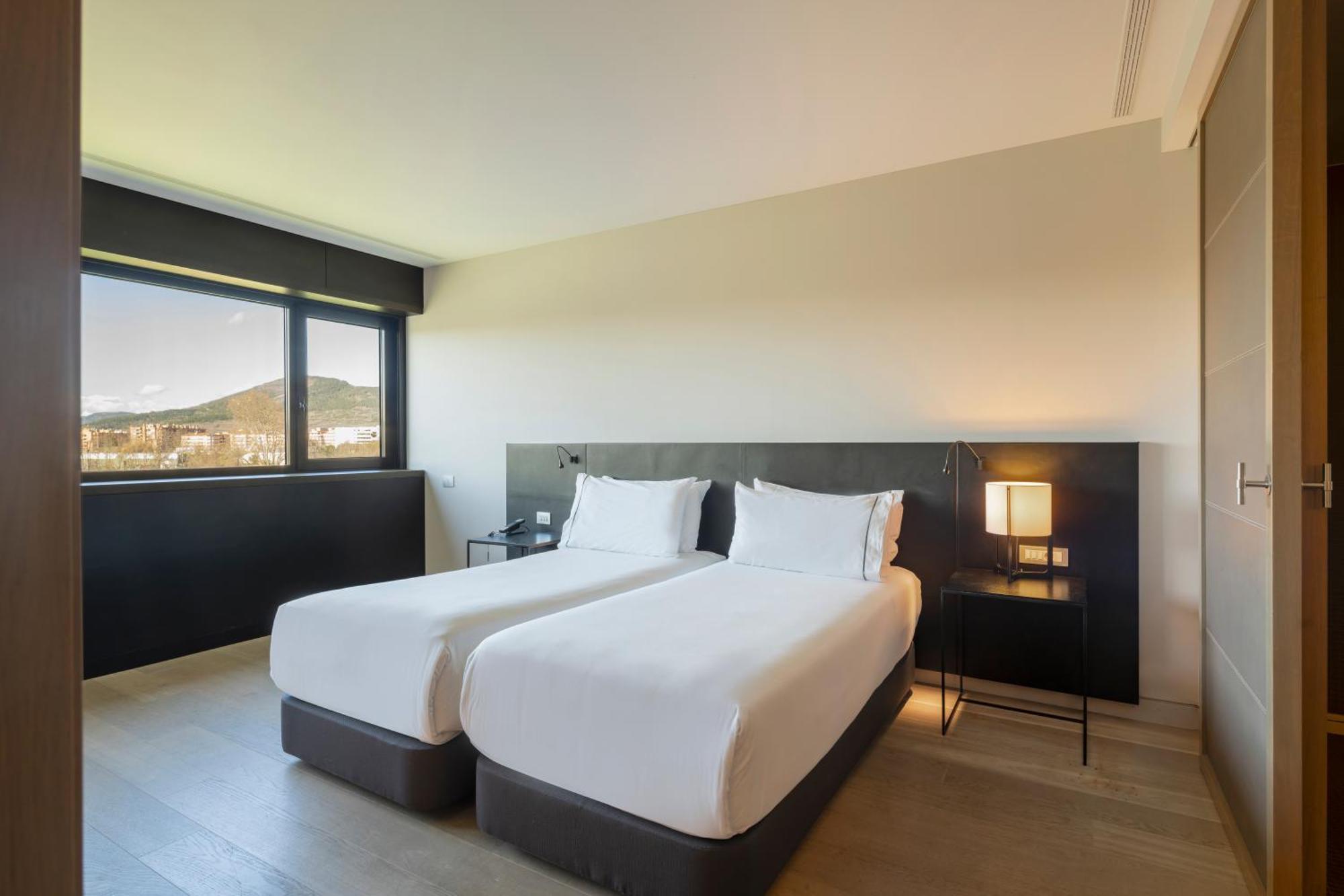 Eurostars Pamplona Hotel Exterior photo