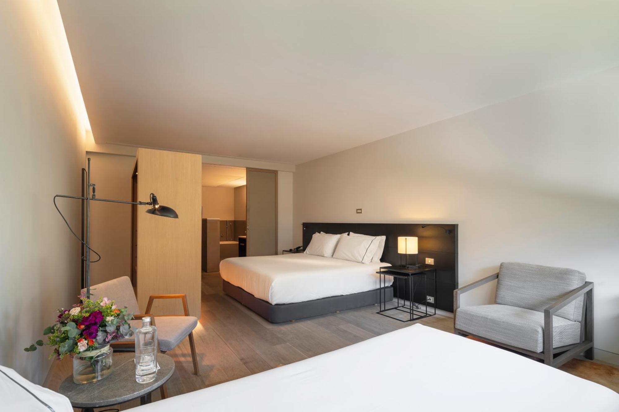 Eurostars Pamplona Hotel Exterior photo